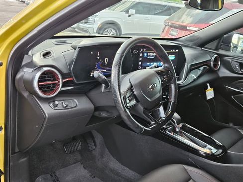 Used 2024 Chevrolet Trax RS w/ Driver Confidence Package FWD image 10