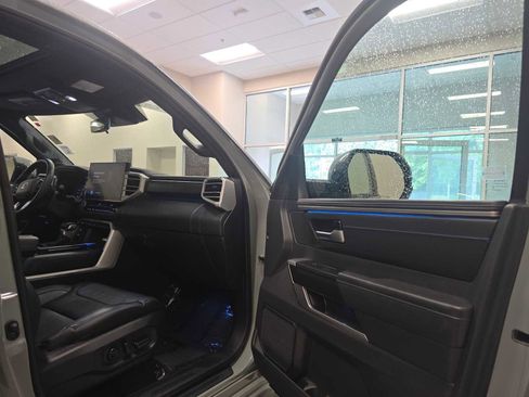 Used 2024 Toyota Tundra Platinum AWD/4WD image 29