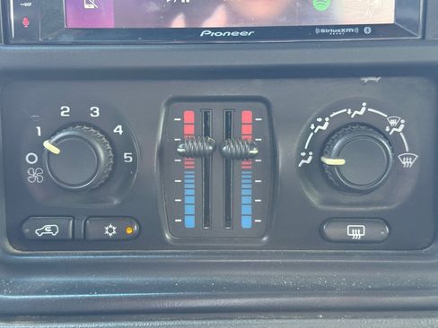 Used 2007 GMC Sierra 2500 SLE w/ Heavy-Duty Power Package image 26