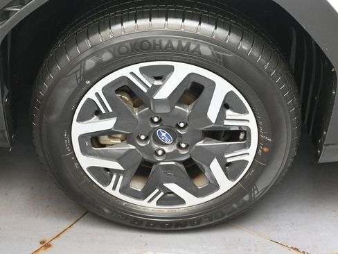 Certified 2025 Subaru Forester Premium AWD/4WD image 10
