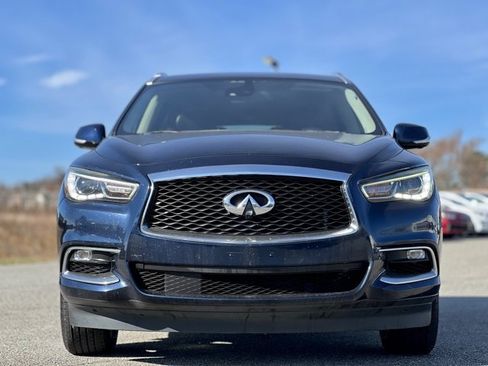 Used 2019 INFINITI QX60 Luxe w/ Essential Package image 2