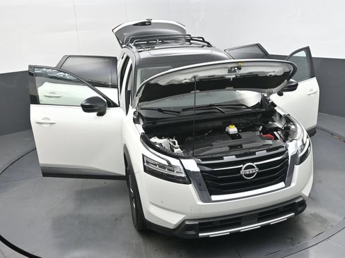 Used 2024 Nissan Pathfinder SL w/ SL Premium Package FWD image 37