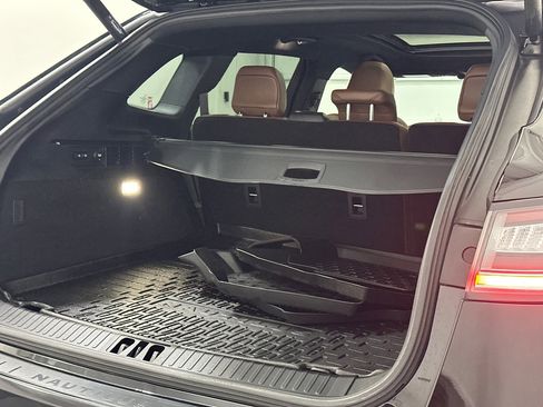 Certified 2022 Lincoln Nautilus Reserve w/ Monochromatic Package image 8