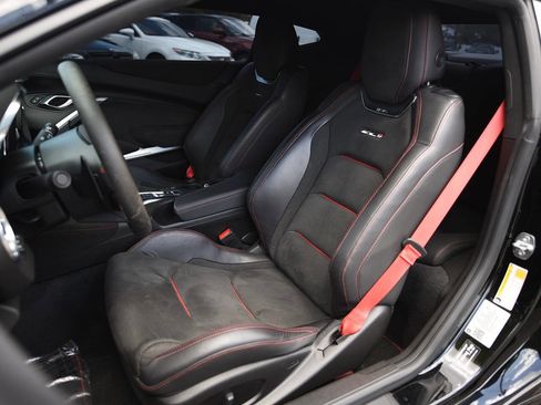 Used 2019 Chevrolet Camaro ZL1 RWD image 18