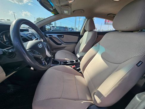Used 2016 Hyundai Elantra SE w/ Option Group 02 FWD image 14