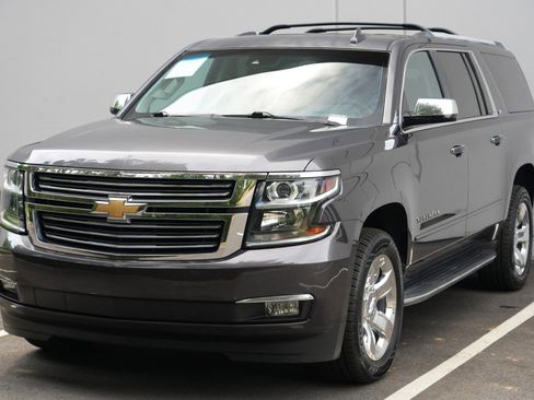 Used 2015 Chevrolet Suburban LTZ RWD image 52