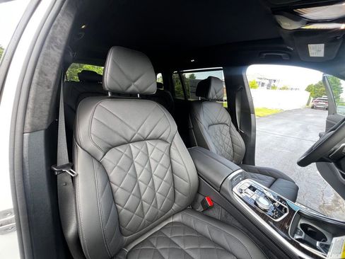 Used 2026 BMW X7 xDrive40i w/ Executive Package image 21