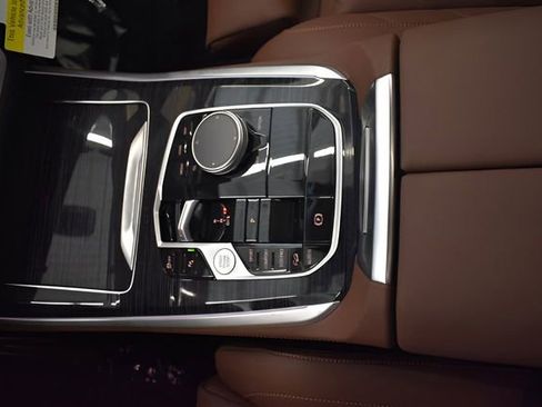 New 2026 BMW X5 xDrive40i w/ M Sport Package AWD/4WD image 32