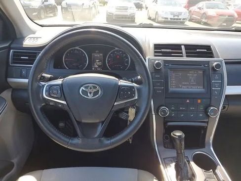 Used 2017 Toyota Camry SE FWD image 12