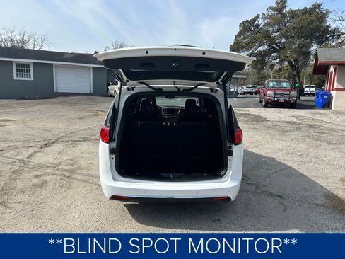 Used 2020 Chrysler Pacifica Limited image 7