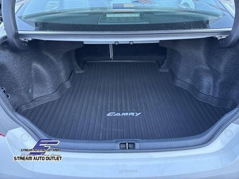 Used 2017 Toyota Camry LE FWD image 32