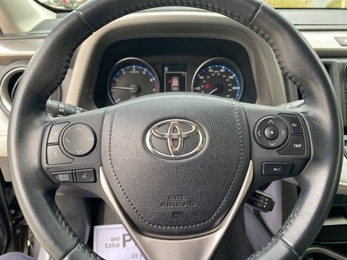 Used 2018 Toyota RAV4 XLE image 7