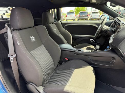 Used 2022 Dodge Challenger R/T Scat Pack RWD image 12