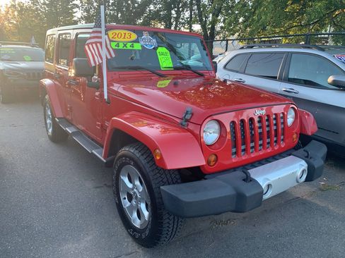 Used 2013 Jeep Wrangler Unlimited Sahara w/ Connectivity Group AWD/4WD image 1