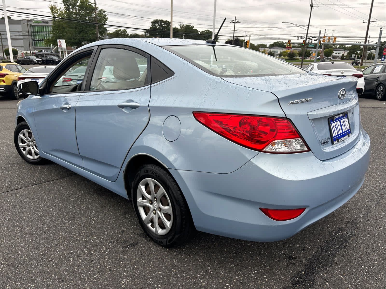 Used 2012 Hyundai Accent GLS FWD image 25