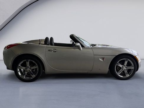 Used 2007 Pontiac Solstice Convertible w/ Premium Package image 6