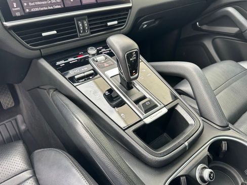 Used 2021 Porsche Cayenne Coupe image 15