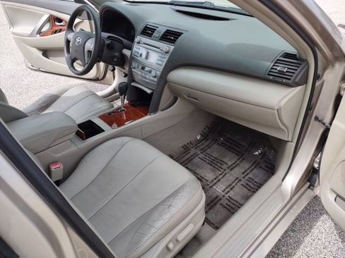 Used 2009 Toyota Camry FWD image 23