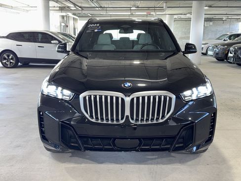 Used 2025 BMW X5 xDrive40i w/ M Sport Package image 3