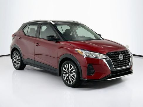 Used 2023 Nissan Kicks SV FWD image 3
