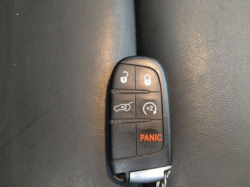 Used 2021 Jeep Grand Cherokee Limited AWD/4WD image 32