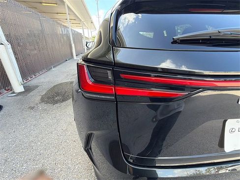 Used 2025 Lexus NX 250 FWD image 10