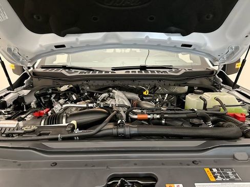 New 2026 Ford F450 Platinum w/ FX4 Off-Road Package image 32