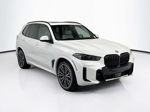 New 2026 BMW X5 xDrive40i w/ M Sport Package AWD/4WD image 3