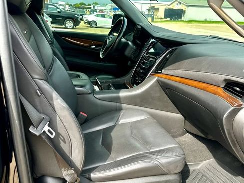 Used 2019 Cadillac Escalade Premium Luxury w/ Escalade Sport Edition AWD/4WD image 14