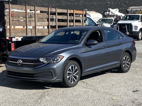 Used 2024 Volkswagen Jetta S FWD image 2