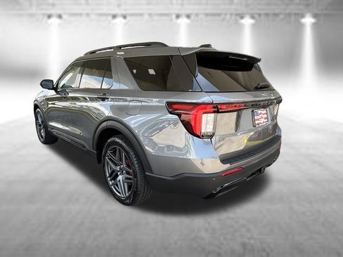 Used 2026 Ford Explorer ST-Line w/ ST-Line Street Pack RWD image 7