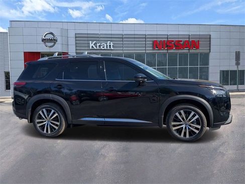 New 2025 Nissan Pathfinder Platinum w/ Cargo Package image 2