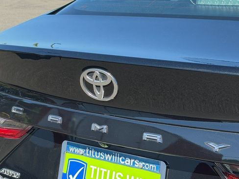 Used 2025 Toyota Camry XLE AWD/4WD image 35