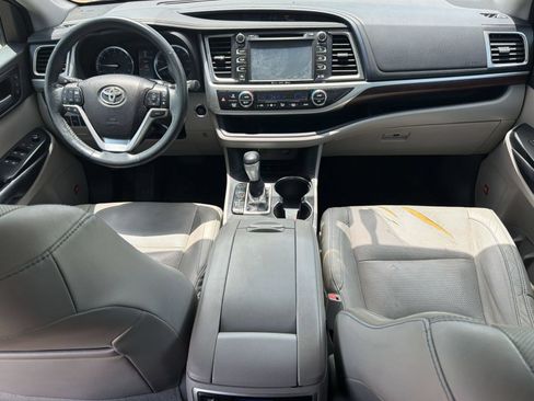 Used 2016 Toyota Highlander Limited Platinum FWD image 15