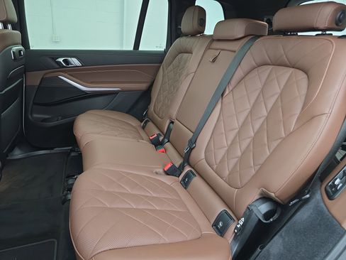Used 2024 BMW X7 xDrive40i w/ M Sport Package image 15