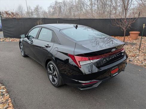 Certified 2023 Hyundai Elantra SEL w/ Convenience Package image 3