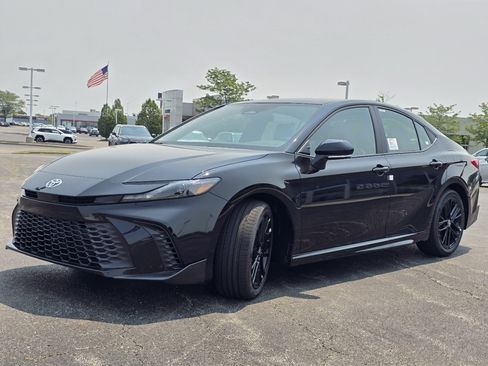 New 2026 Toyota Camry SE FWD image 10