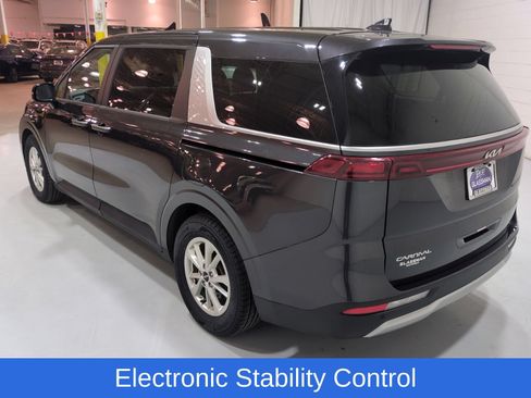 Used 2024 Kia Carnival LX FWD image 5