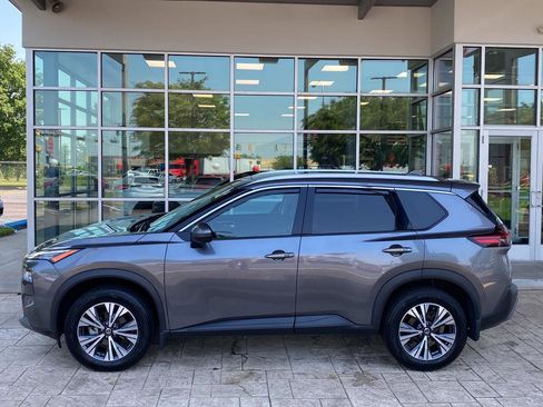 Certified 2021 Nissan Rogue SV w/ Premium Package AWD/4WD image 4