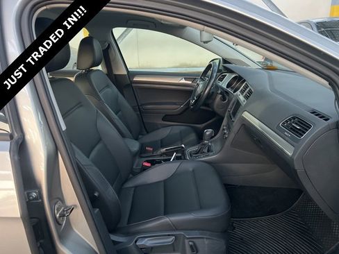 Used 2016 Volkswagen Golf SE image 6