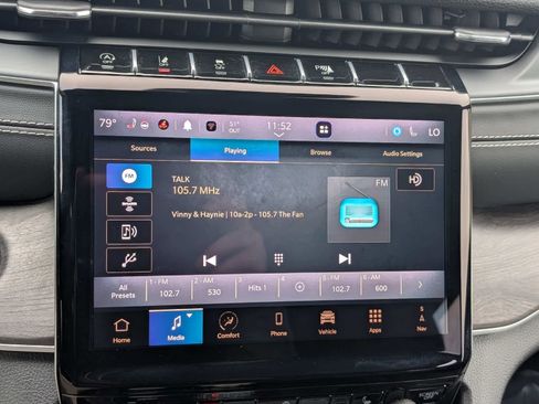 Used 2024 Jeep Grand Cherokee Limited image 28