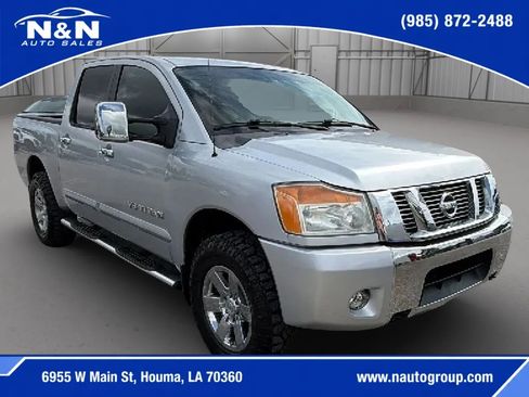 Used 2012 Nissan Titan SV w/ SV Value Truck Pkg AWD/4WD image 6