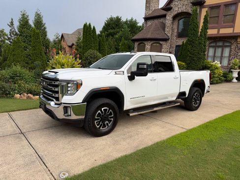 Used 2020 GMC Sierra 2500 SLE w/ SLE Convenience Package AWD/4WD image 2