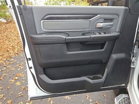 Used 2023 RAM 2500 Big Horn w/ Level 1 Equipment Group image 12