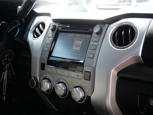 Used 2017 Toyota Tundra SR5 image 21