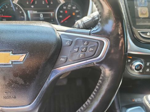Used 2018 Chevrolet Equinox Premier FWD image 18