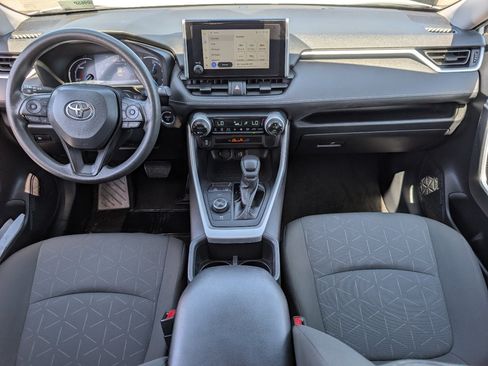 Used 2025 Toyota RAV4 XLE AWD/4WD image 4