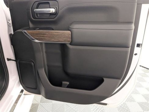 Used 2023 Chevrolet Silverado 2500 High Country w/ Z71 Off-Road Package image 32