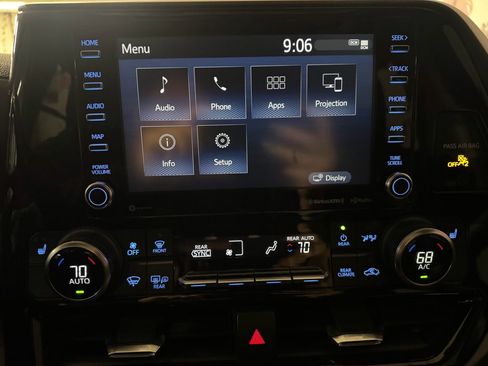 Used 2022 Toyota Highlander XLE image 33