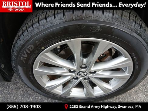 Used 2016 Toyota RAV4 Limited image 10